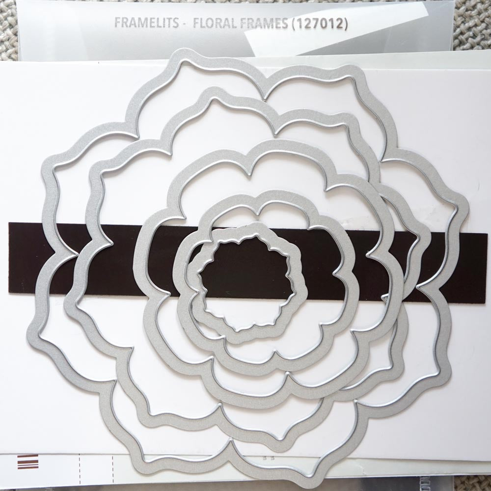 Floral Frames | Retired Framelits Collection - As-Is